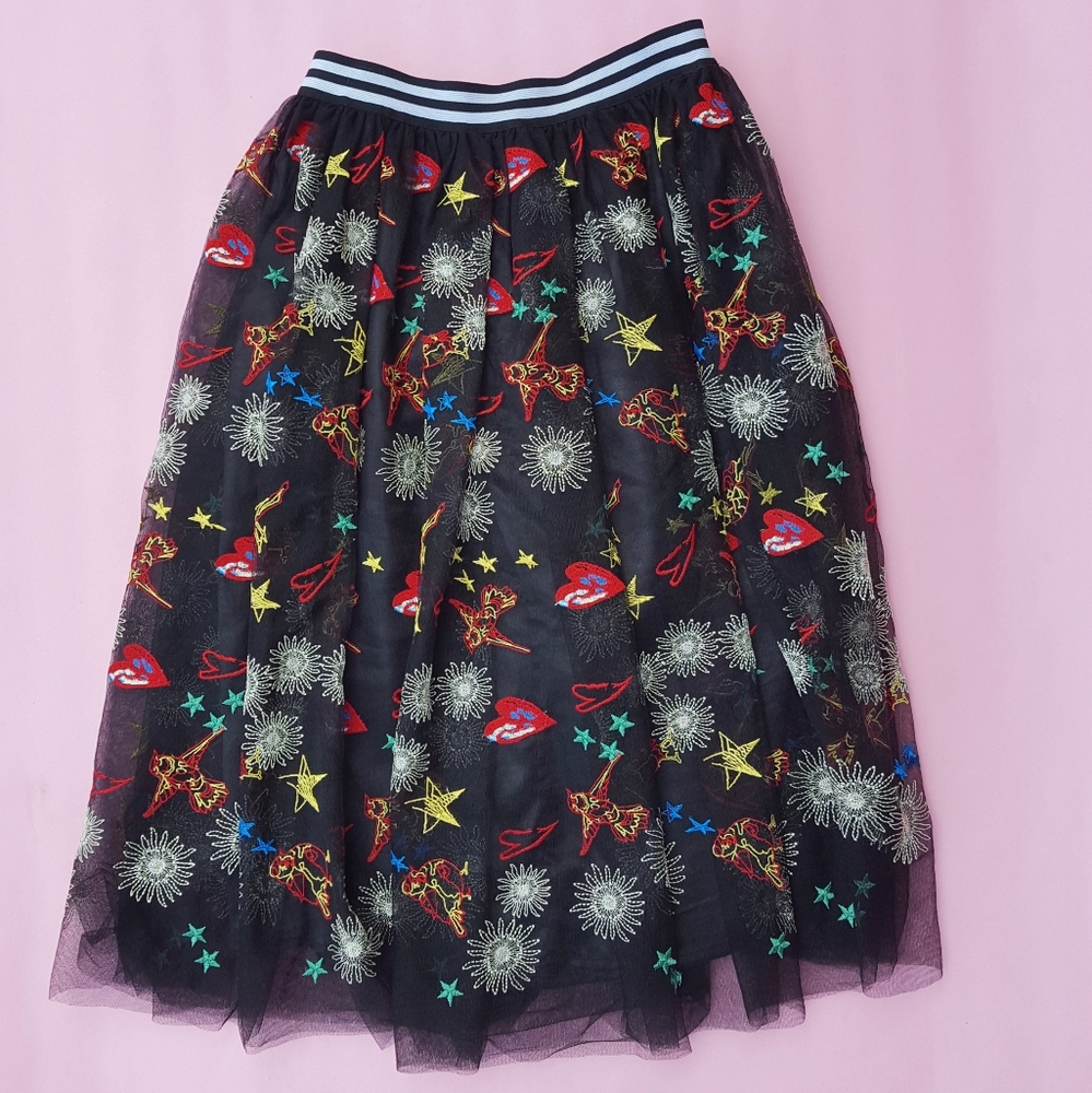 Women's Skirt by Essue